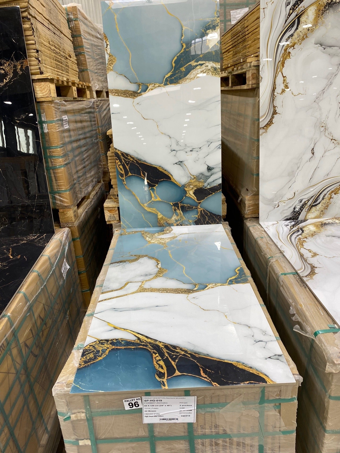 Flexibler dekorativer Wandbelag mit weißem Marmoreffekt 90 × 60 cm