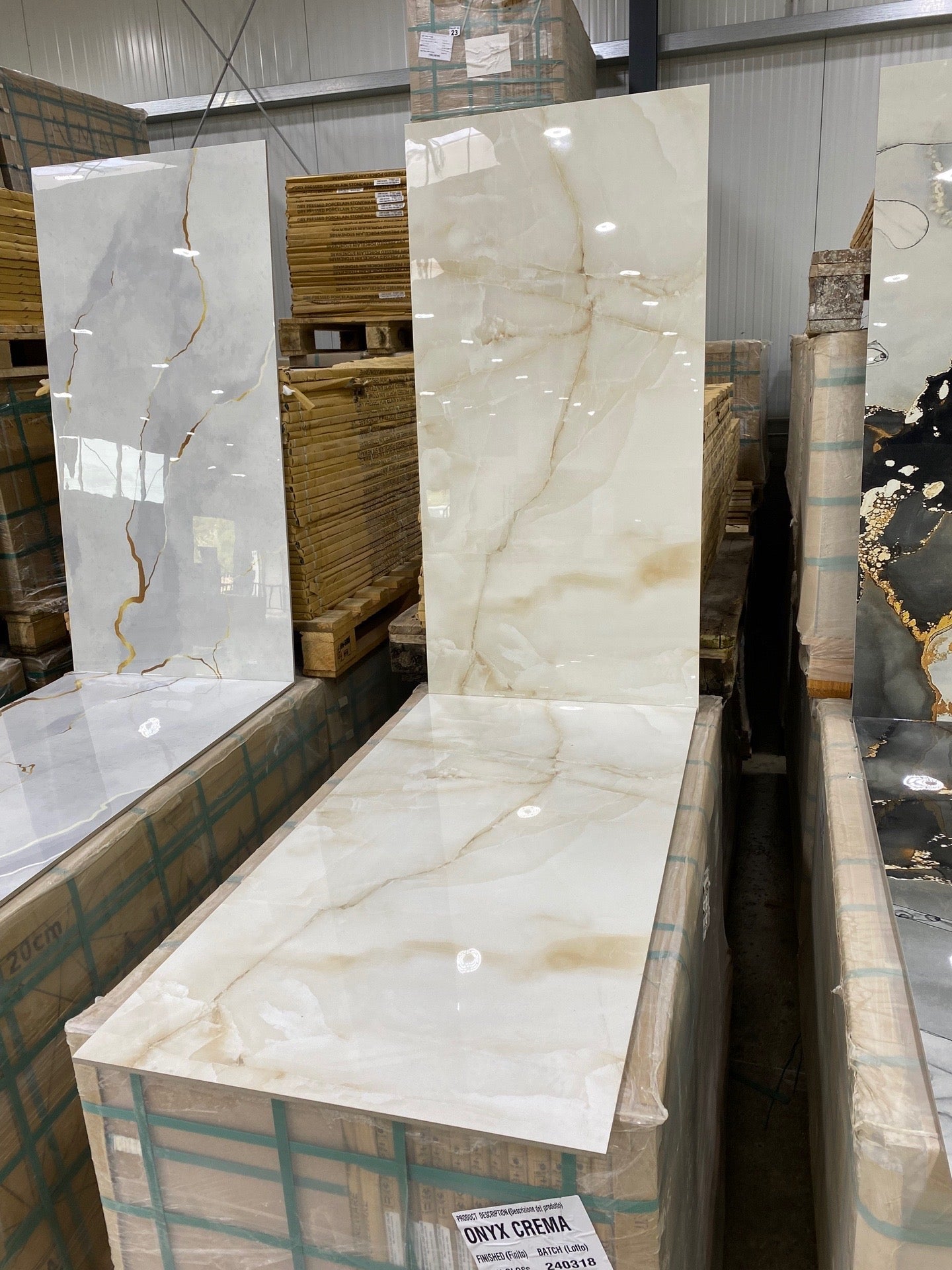 Flexibler dekorativer Wandbelag mit weißem Marmoreffekt 90 × 60 cm