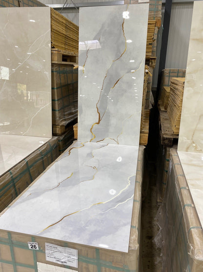 Flexibler dekorativer Wandbelag mit weißem Marmoreffekt 90 × 60 cm