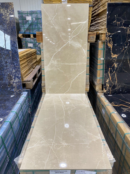 Flexibler dekorativer Wandbelag mit weißem Marmoreffekt 90 × 60 cm